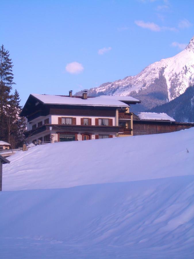 Haus Alpina Lägenhet Häselgehr Exteriör bild