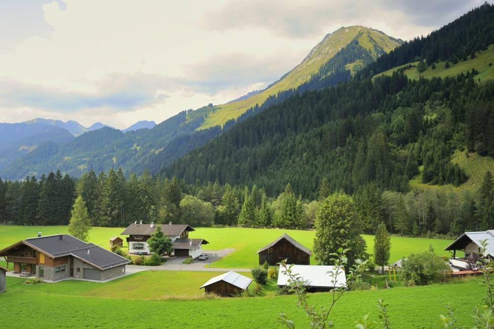 Haus Alpina Lägenhet Häselgehr Exteriör bild
