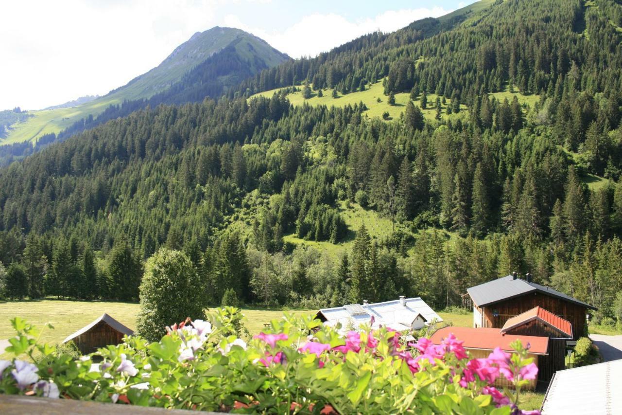 Haus Alpina Lägenhet Häselgehr Exteriör bild