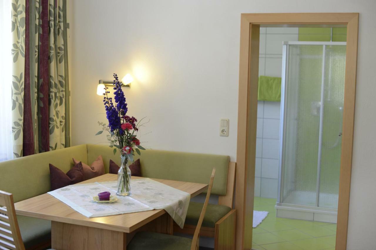 Haus Alpina Lägenhet Häselgehr Exteriör bild